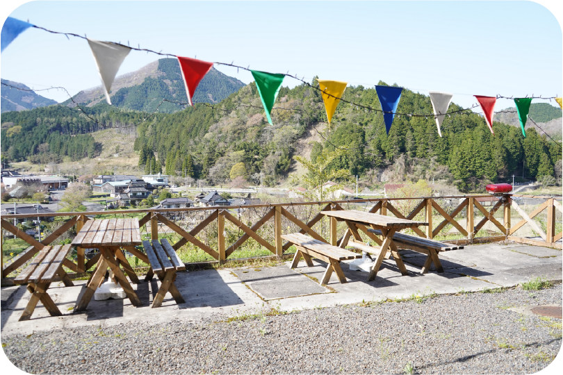 とみ山荘テラス席